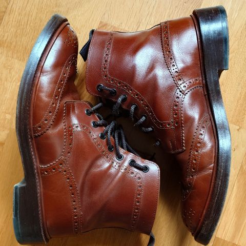 Tricker's Stow Country Boot in Marron Antique