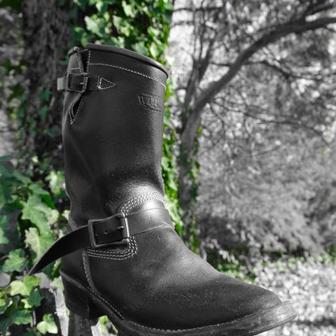 View photo of Willie's Handmade Boots Custom Model in Horween Dark Olive Waxed Flesh