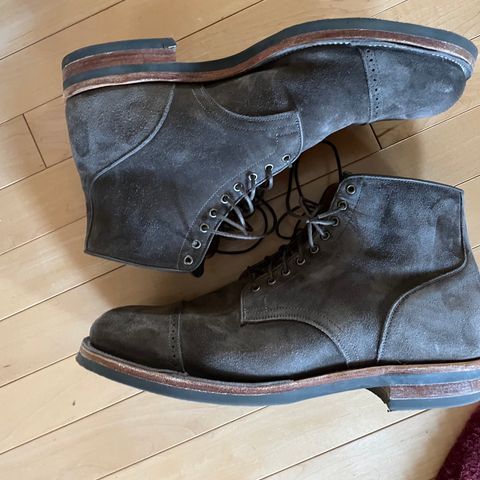 View photo of Viberg Service Boot BCT in C.F. Stead Thyme Janus Calf Suede