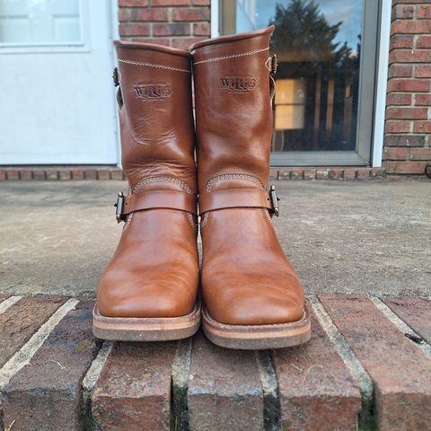 View photo of Willie's Handmade Boots Engineer in Maryam Natural Horsebutt