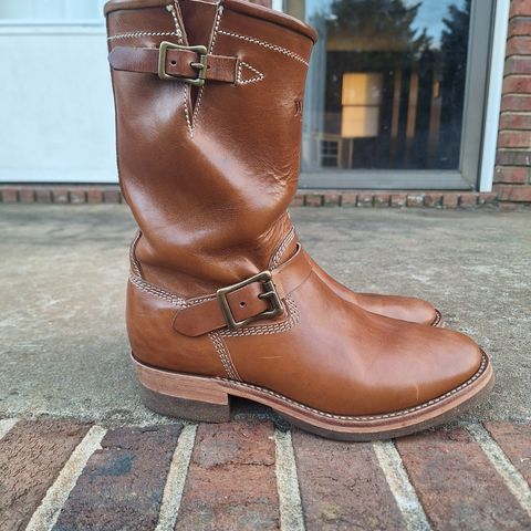 View photo of Willie's Handmade Boots Engineer in Maryam Natural Horsebutt