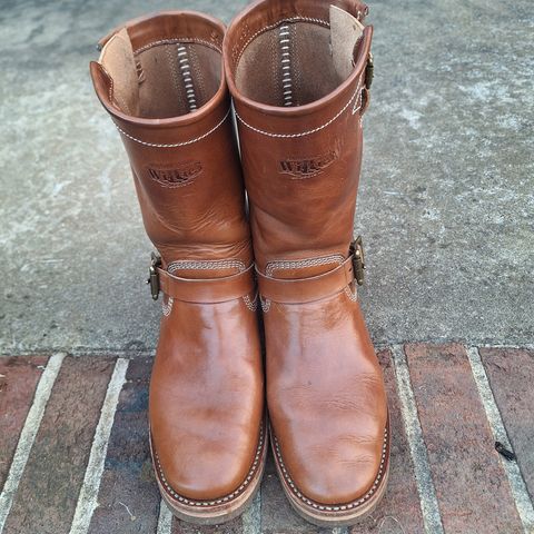 View photo of Willie's Handmade Boots Engineer in Maryam Natural Horsebutt