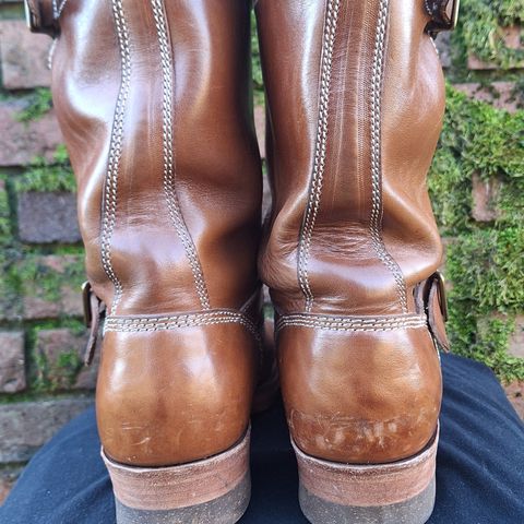 View photo of Willie's Handmade Boots Engineer in Maryam Natural Horsebutt