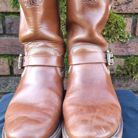 View photo of Willie's Handmade Boots Engineer in Maryam Natural Horsebutt