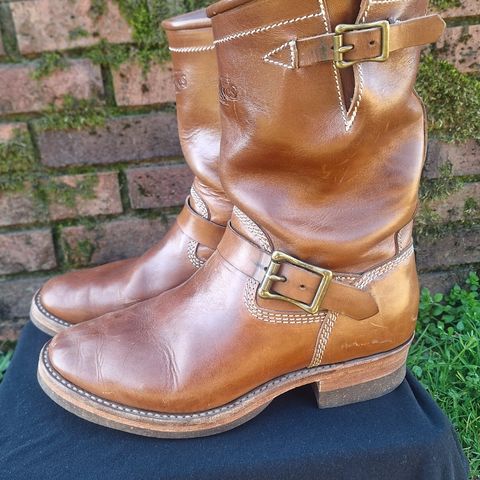 Willie's Handmade Boots Engineer in Maryam Natural Horsebutt