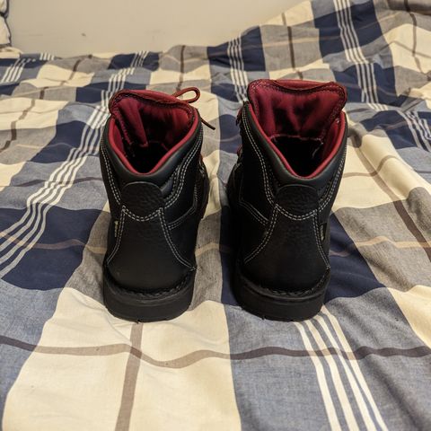 Danner Mountain Pass in Black Full Grain