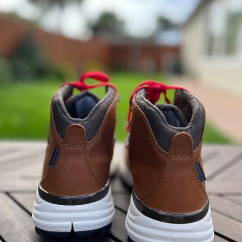 Danner Mountain Light in Light Brown Full Grain