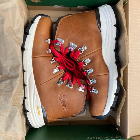 Danner Mountain Light in Light Brown Full Grain
