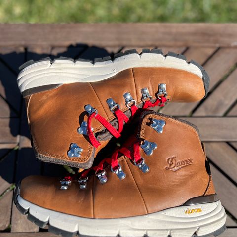 Danner Mountain Light in Light Brown Full Grain