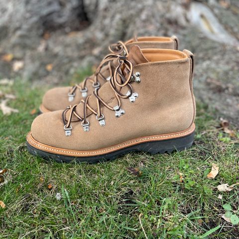 Viberg Hiker in Horween Natural Chromexcel Roughout
