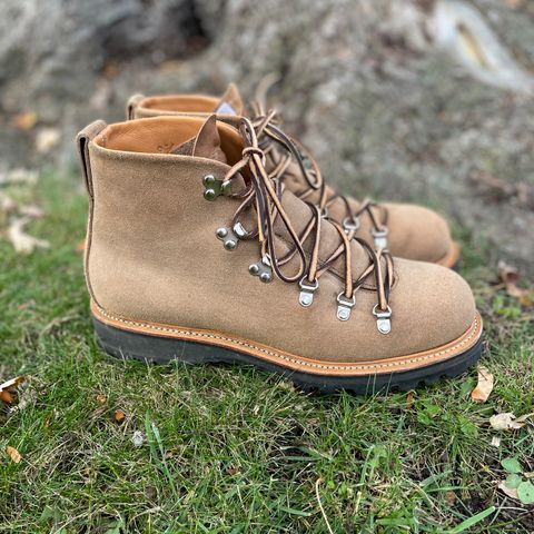 Viberg Hiker in Horween Natural Chromexcel Roughout