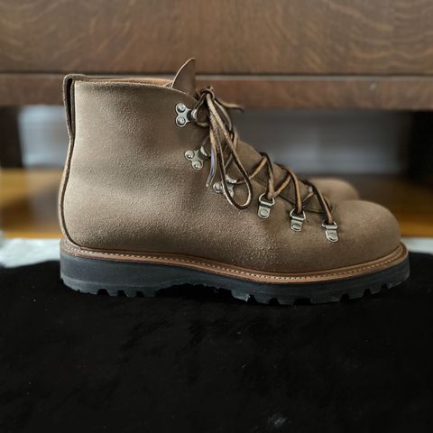 Viberg Hiker in Horween Natural Chromexcel Roughout
