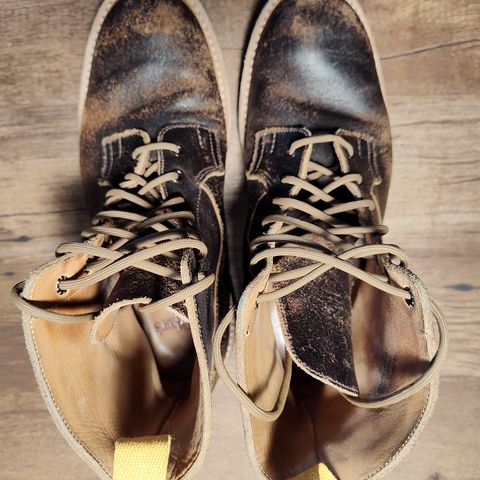 Tricker's Burford Plain Derby Boot in Horween Java Waxed Flesh