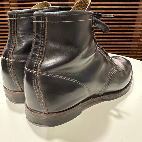 View photo of Red Wing Beckman Flatbox in S.B. Foot Black Klondike