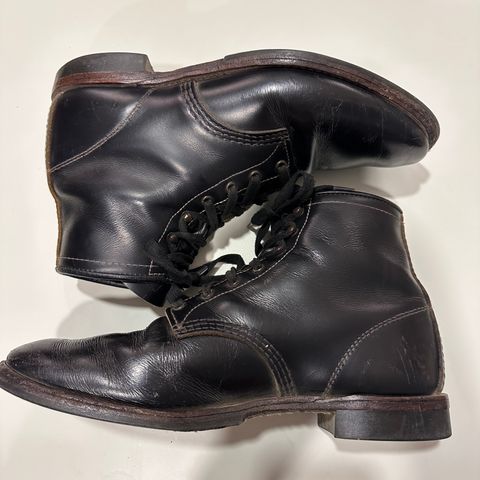 View photo of Red Wing Beckman Flatbox in S.B. Foot Black Klondike