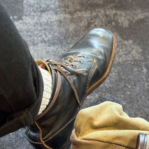 View photo of Red Wing Beckman Flatbox in S.B. Foot Black Klondike