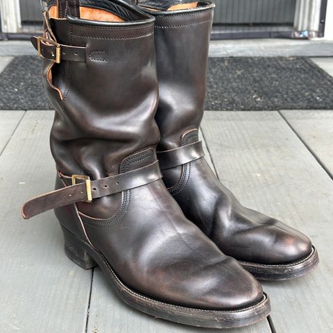 Unsung U 22-2 Engineer Boot in Maryam Toscanello Horsebutt Overdyed Black