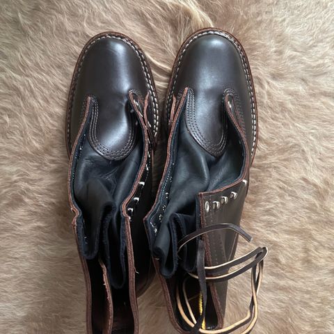 White's 350 Cutter in Seidel Brown Dress