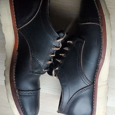 Viberg 145 Oxford in Horween Black Chromexcel