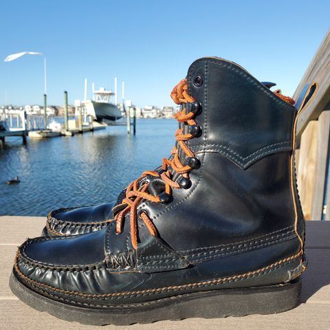Yuketen Superior Short Hunt Boots in Horween Navy Shell Cordovan