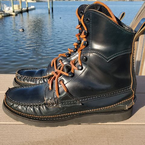 Yuketen Superior Short Hunt Boots in Horween Navy Shell Cordovan