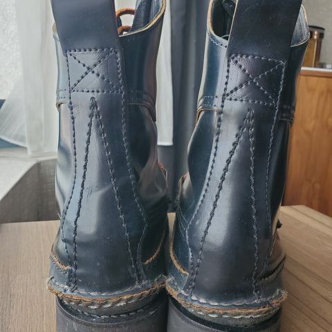 Yuketen Superior Short Hunt Boots in Horween Navy Shell Cordovan