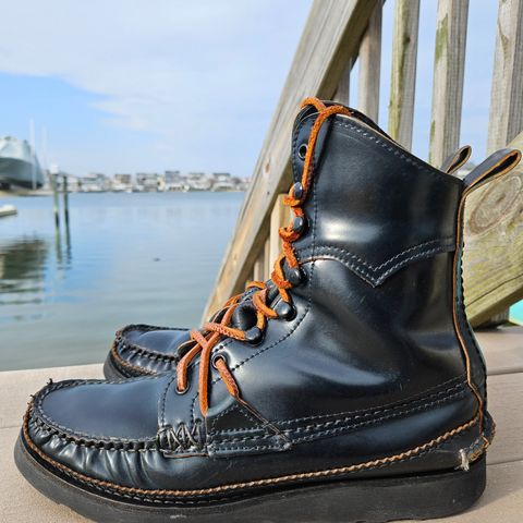 Yuketen Superior Short Hunt Boots in Horween Navy Shell Cordovan