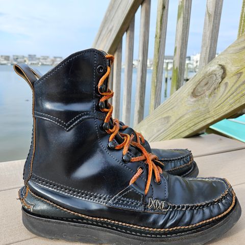 Yuketen Superior Short Hunt Boots in Horween Navy Shell Cordovan