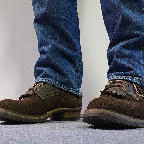 View photo of Drew's Boots in Brown Roughout