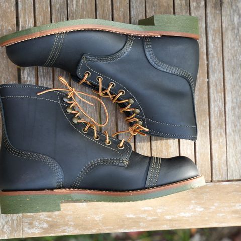 Red Wing Iron Ranger in S.B. Foot Black Harness