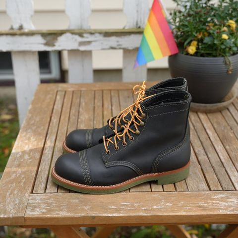 Red Wing Iron Ranger in S.B. Foot Black Harness