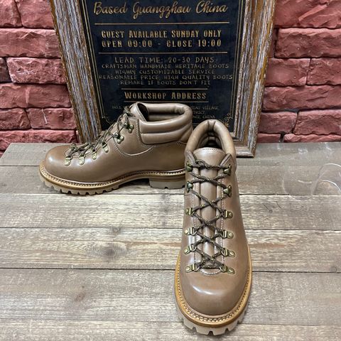 Search result thumbnail of Master Zuo Custom Model in Horween Natural Chromexcel