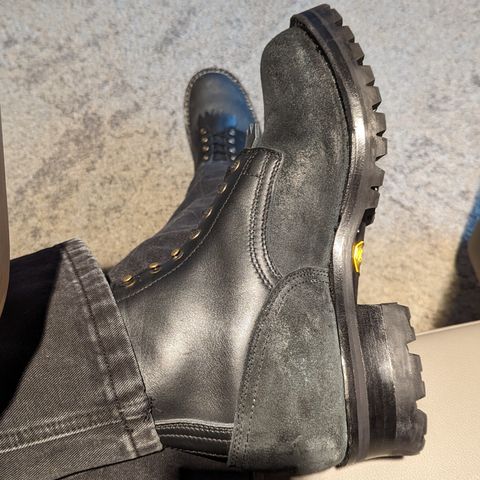 Drew's 8-Inch Logger in Black Smooth & Black Roughout