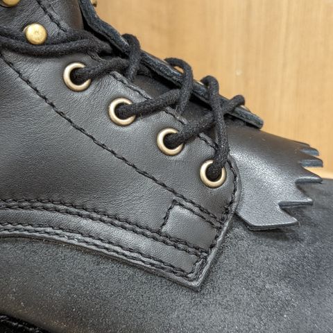 Drew's 8-Inch Logger in Black Smooth & Black Roughout