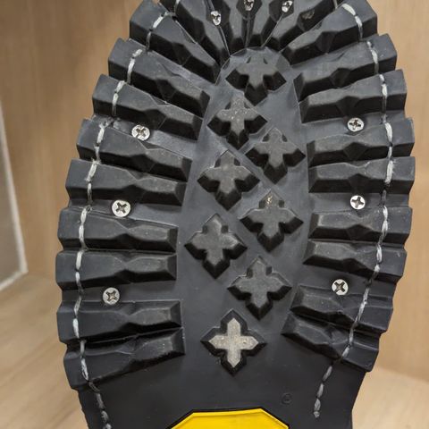 Drew's 8-Inch Logger in Black Smooth & Black Roughout