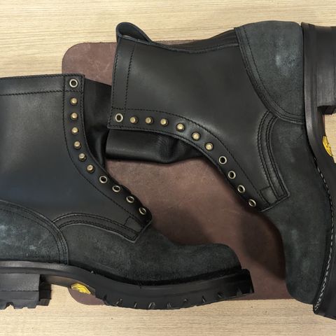 Drew's 8-Inch Logger in Black Smooth & Black Roughout