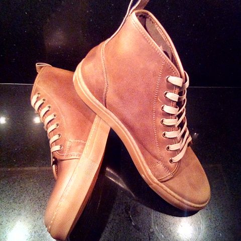 View photo of Goral Goral X Rose Anvil Smugs in Horween Natural Chromexcel