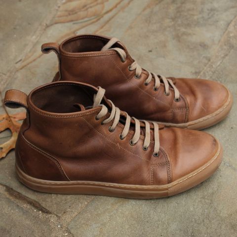 View photo of Goral Goral X Rose Anvil Smugs in Horween Natural Chromexcel