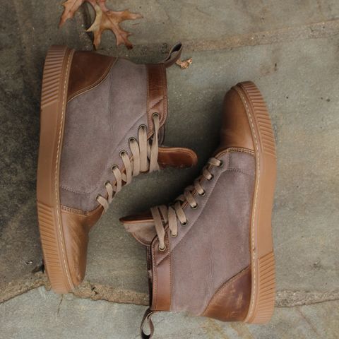 Search result thumbnail of Goral x Rose Anvil Muggs in Horween Natural Chromexcel & Goral Irish Shearling