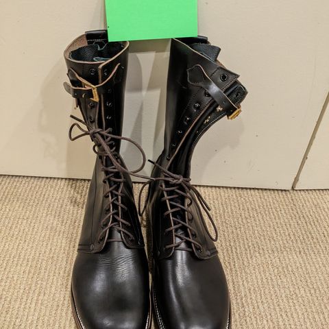 Unsung U 22-1 Slog Boot in Brown