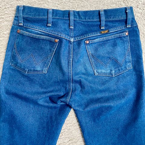 View photo of Wrangler 13MWZ, Wrangler Men's 13MWZ Cowboy Cut Original Fit Jean, Rigid Indigo, in 100% Cotton Heavyweight Denim, 14.75oz