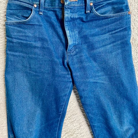 View photo of Wrangler 13MWZ, Wrangler Men's 13MWZ Cowboy Cut Original Fit Jean, Rigid Indigo, in 100% Cotton Heavyweight Denim, 14.75oz