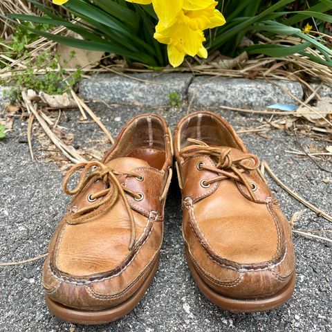 View photo of Sebago Schooner in Brown Tan Crazy Horse