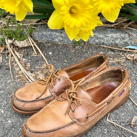 View photo of Sebago Schooner in Brown Tan Crazy Horse