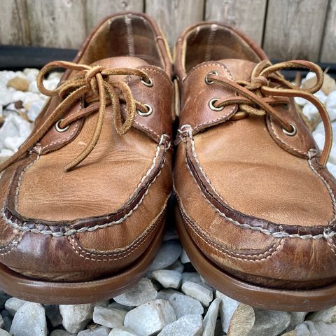 View photo of Sebago Schooner in Brown Tan Crazy Horse