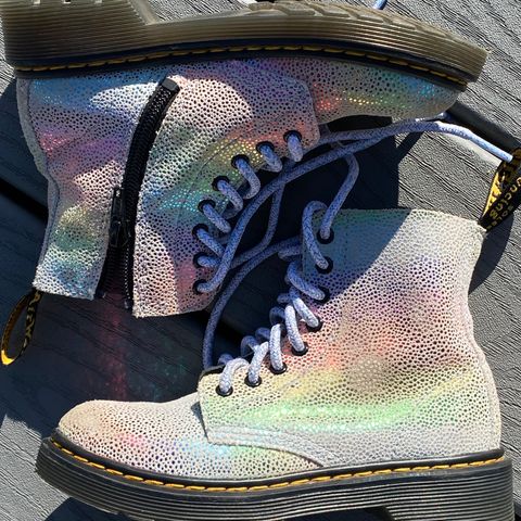 Dr. Martens 1460 Pascal Made In England in Unknown Leather