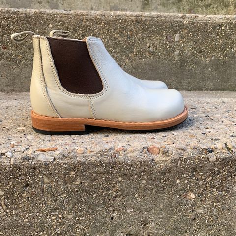 Tricker's Stow Country Boot in Unlisted Leather