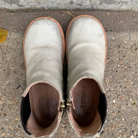 Tricker's Stow Country Boot in Unlisted Leather
