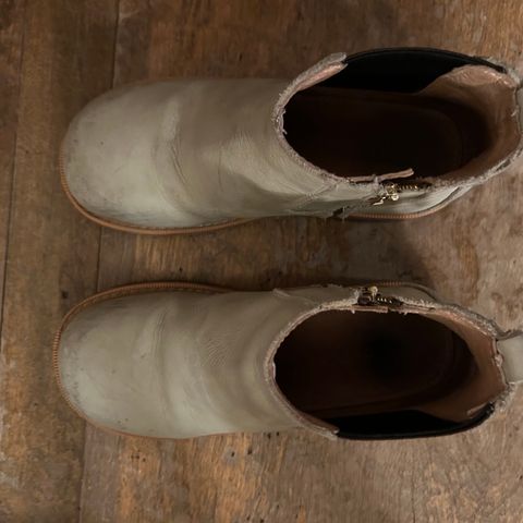 Tricker's Stow Country Boot in Unlisted Leather