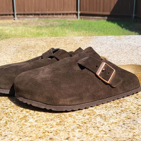 Birkenstock Boston in Mocha Suede